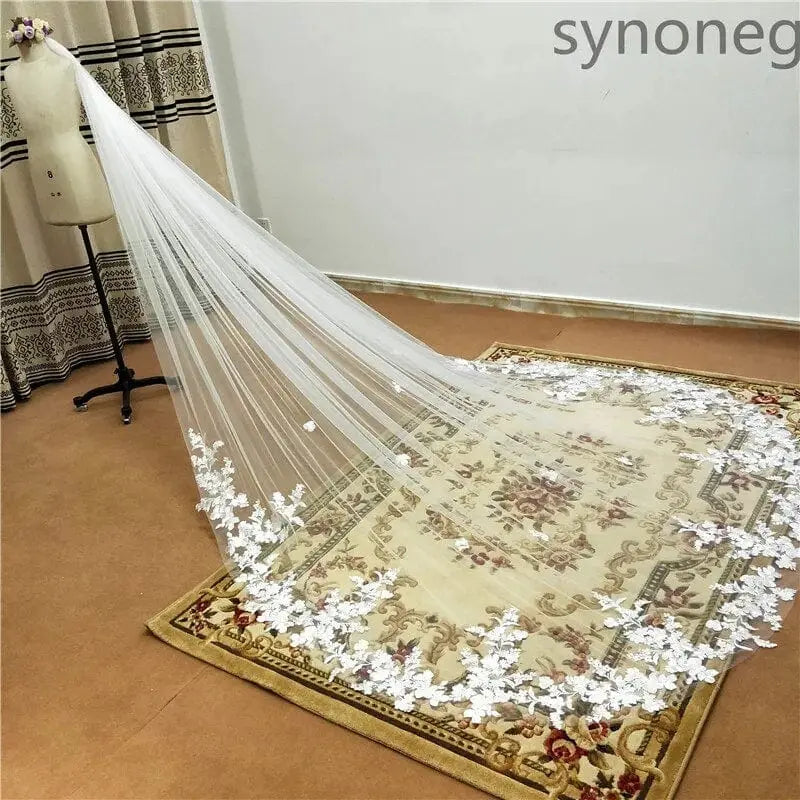 Real Photo 3m.4m.5m One Layer Wedding Veil With Comb White Lace Edge Bridal Veils Ivory Appliqued Cathedral Wedding Veil - SHOWLU FASHION STORE