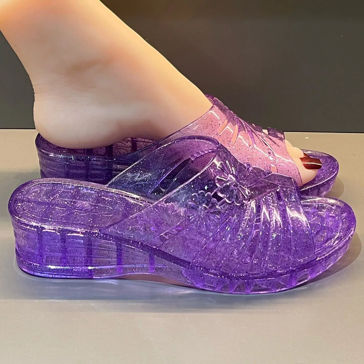 Transparent Jelly Slippers Women's Summer Wedged Heel Mules Shoes Woman Sparkling Glitter Sandal Open Toe Outdoor Clear Slipper
