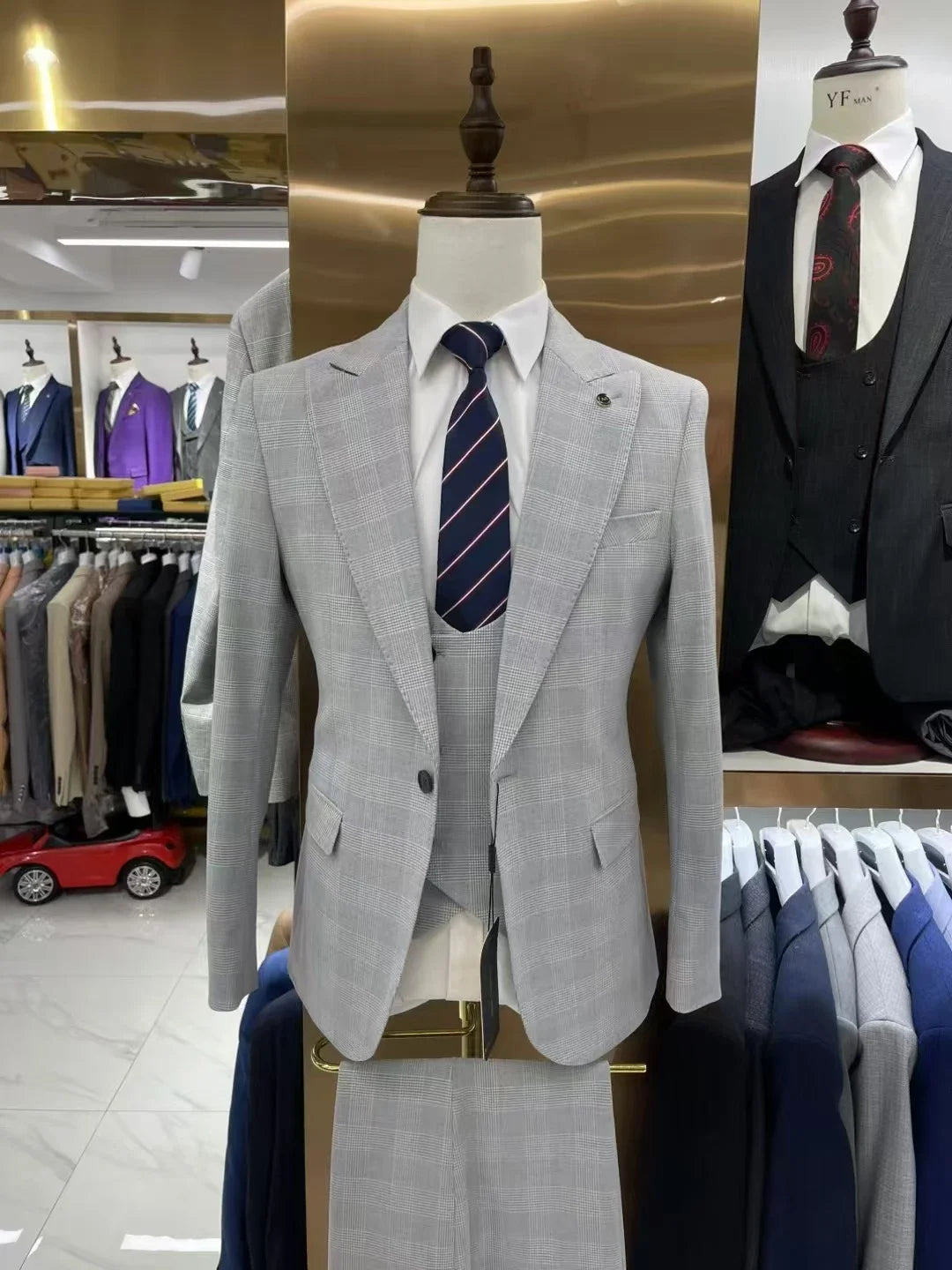 2024 Grey Plaid Men's Suit 3-piece Formal Best Man Wedding Suit Men Suit Wedding Suits for Men  Men Clothing SHOWLU FASHION STORE