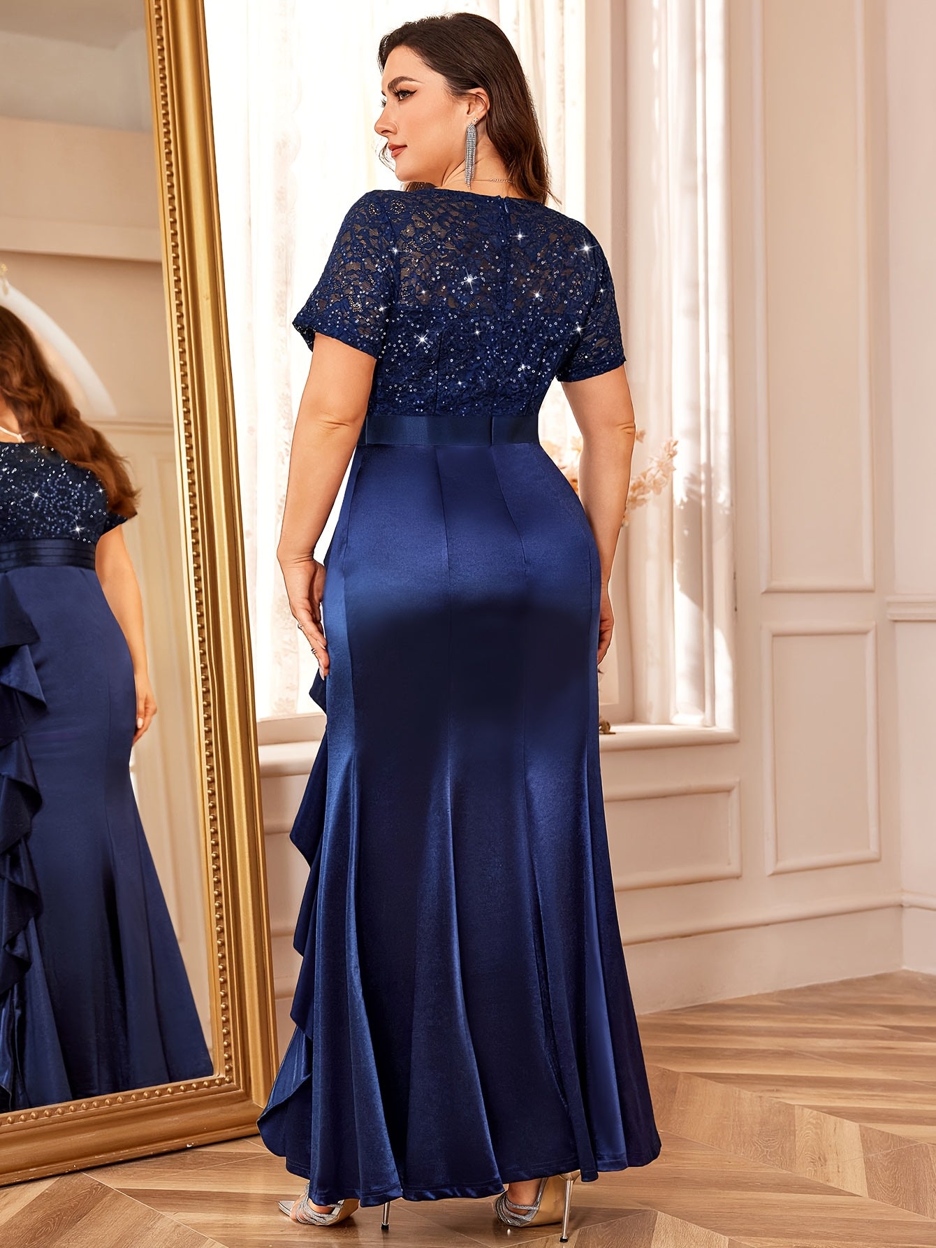P54328A Elegant Women's Plus Size Lace Contrast Satin Sequin Bridesmaid Dress, Round Neck Short Sleeve, Empire Waist, Slim Fitting, Ruffled Mermaid Hem, Perfect for Formal Evenings, Weddings, Parties SHOWLU FASHION STORE